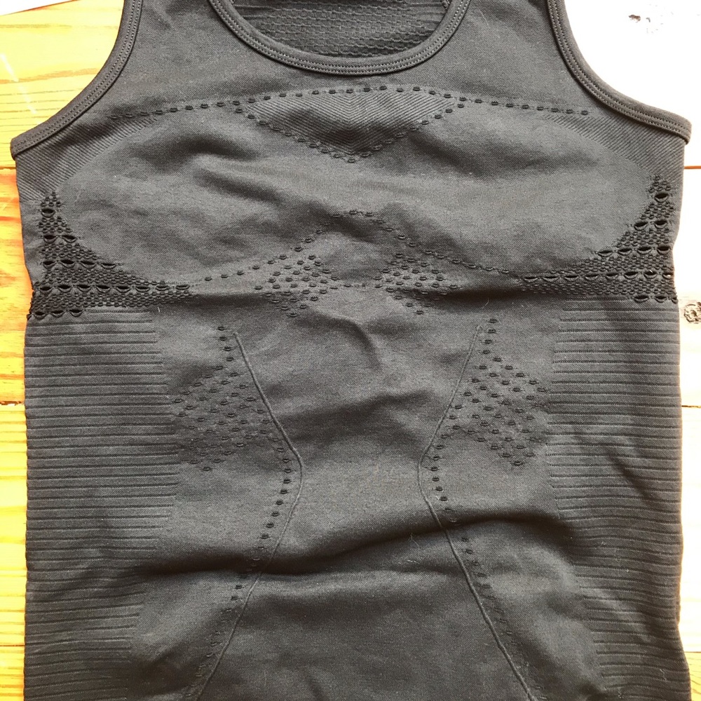 Gymshark Flawless Knit Vest Black Mesh Top, NWT, M - Picture 10 of 13